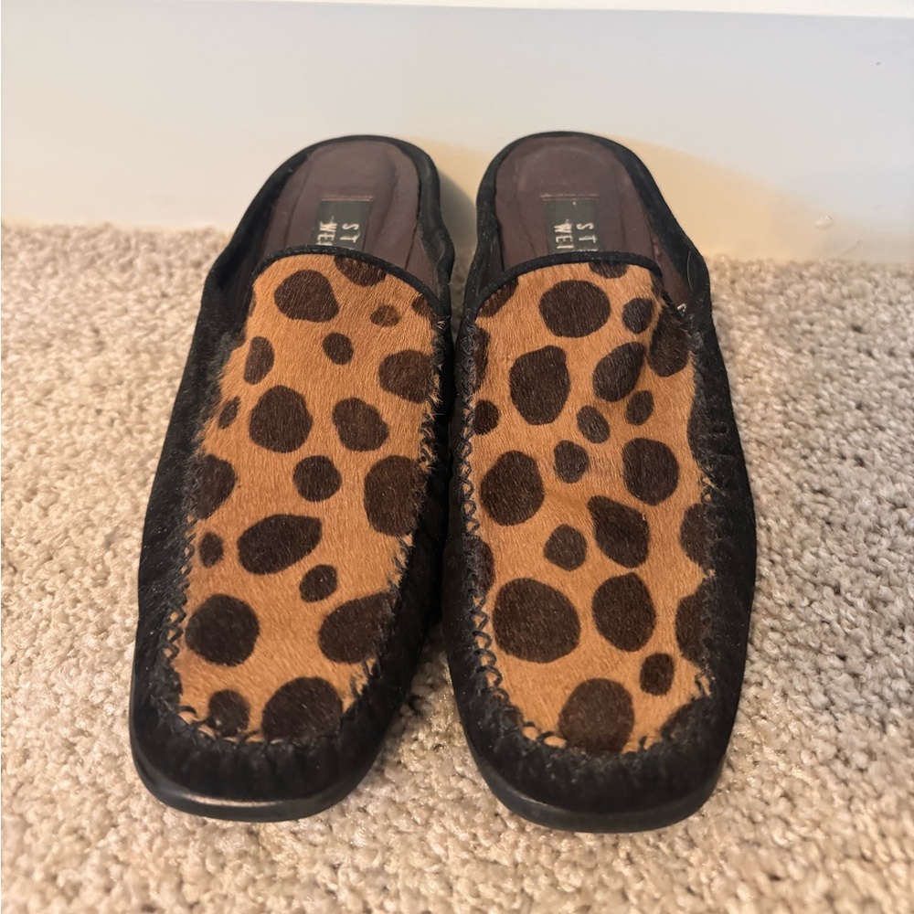 Stuart Weitzman Leopard Print Slip-On Loafers - image 1